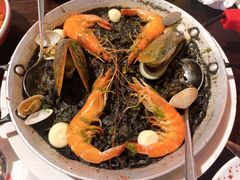 传统西班牙墨鱼汁海鲜饭-BROWNSTONE布朗石西班牙餐厅(深圳湾店)