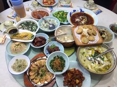 -侬佳蒸菜馆(听潮店)