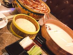 -三人行骨头王火锅(长寿店)