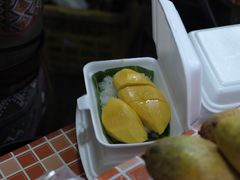 -芒果糯米饭摊子