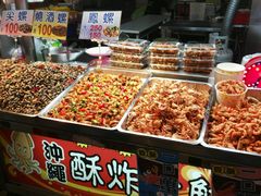 -六合夜市