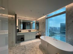 -深圳国际会展中心希尔顿酒店(前海华发冰雪世界店)