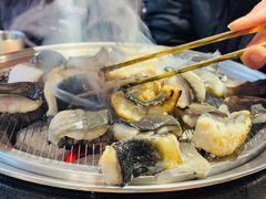 -围炉肉舍•炭烤活鳗•丹东海鲜烤肉(步行街店)