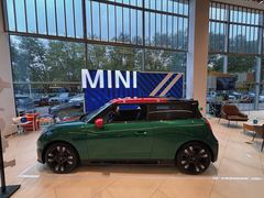 -北京盈之宝宝马&MINI4S店(望京店)