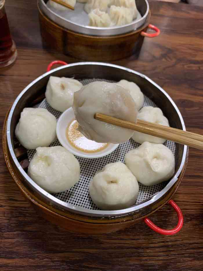 包笼天下(塘萍路店)-"包笼天下吃的人太多了,门口围了一圈买早饭.