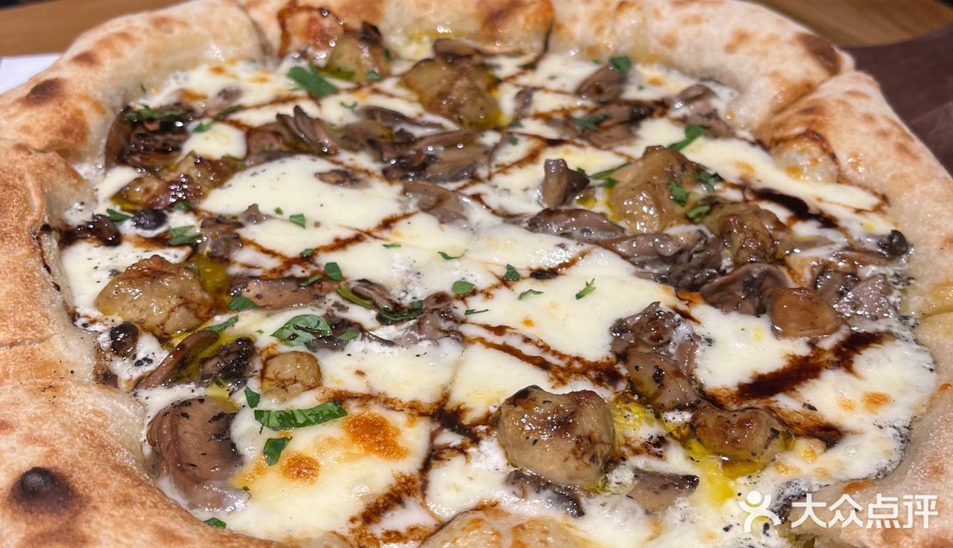 「黑松露鹅肝披萨」推荐的必点招牌