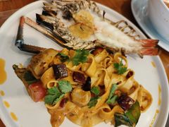 -Chom Cafe and Restaurant