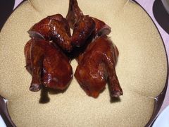 脆皮乳鸽-新荣记(南京西路店)