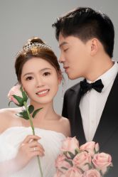 -雪中彩影婚纱摄影·微光艺术中心