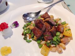 黑椒爆炒雪花牛肉粒-皇朝会.经典传统粤菜(外滩店)
