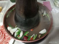 -羊家胡同·龙虾烧烤火锅(龙汇路店)