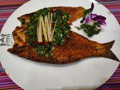 傣家香茅草烤鲈鱼-香巴拉云南餐厅(华莱坞店)