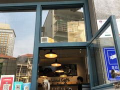 门面-Be Lived Cafe比例咖啡(摩天轮店)
