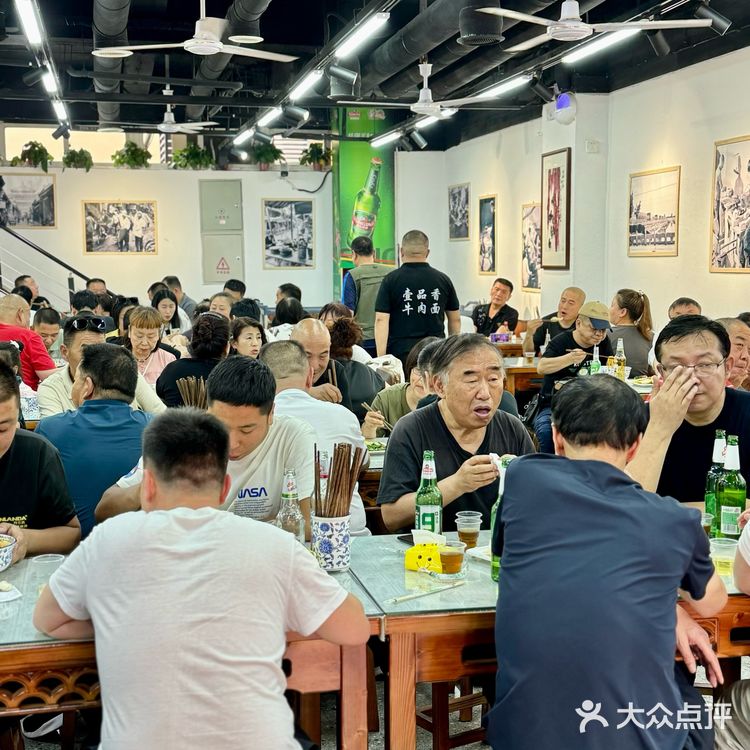 安东街新面馆！这牛肉块够大！！