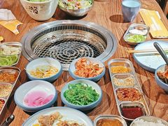 -明洞阿姨·韩式酱蟹烤肉·创意料理(三元桥店)