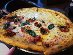 萨拉米和三种芝士双拼-1861意大利餐厅(文化广场店)