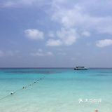 之前去普吉岛玩了一圈，美丽的沙滩，清澈湛蓝深绿的海水