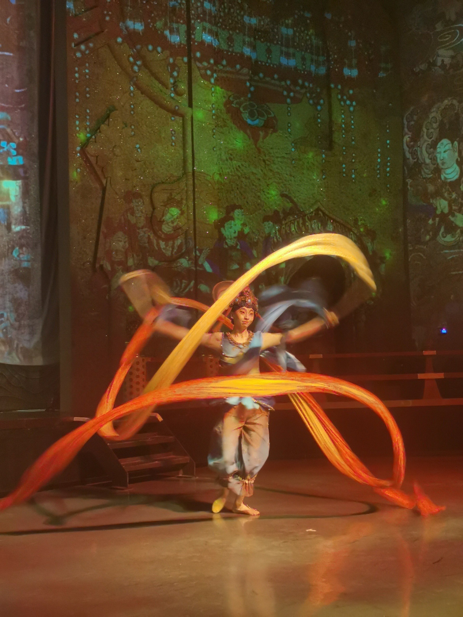 看完,她说:还想再看一万遍!