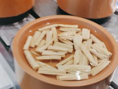-龍歌自助小火锅(市南金茂湾店)