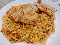 豬扒撈粗麵-甘露咖啡室