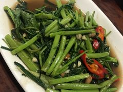 -Dang restaurant (patong phuket)