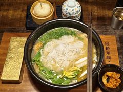 -银米·云南传统过桥米线(双廊黑金冠店)