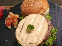 -HIGH FIVE哈福手工汉堡(桂林路店)