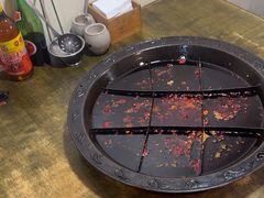 -渝嘴小老弟老火锅(华新村店)