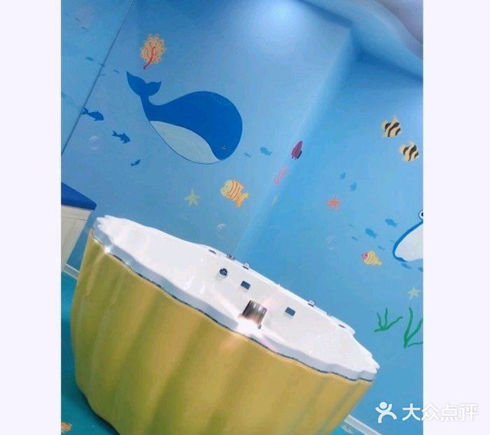 体验夏日游泳馆