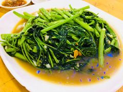 -J Daeng Seafood