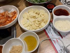 -江南猪肉商会无限续吃(弘大店)