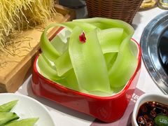 -洪氏嗨捞·广东猪肚鸡·椰子鸡火锅(西咸万象城店)