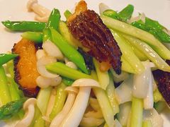 羊肚菌炒芦笋-那家小馆•北京菜•烤鸭(香山店)