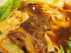 红烧牛肉面-鹿港小镇(霄云店)