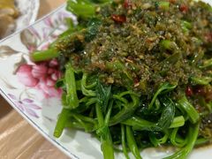 剁椒藤菜-洪霞餐馆