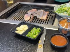 -臻牛烤肉