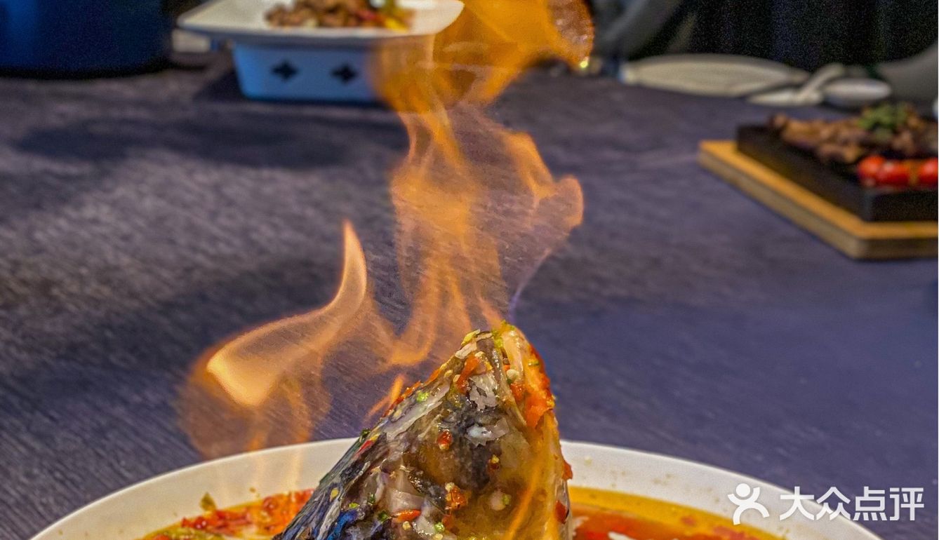 新派融合川菜，以味道为根本，以匠造为灵魂。