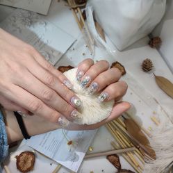 -猫小姐美发美甲造型店