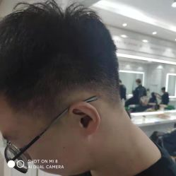 -镁连社·美联社