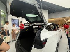 -TESLA 特斯拉(广州天环广场体验店)