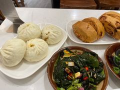 -李与白包子铺(桐梓林店)
