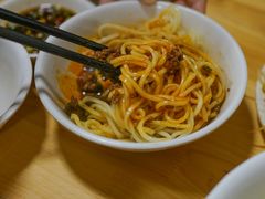 素椒杂酱面-明红蹄花(糍粑店街店)