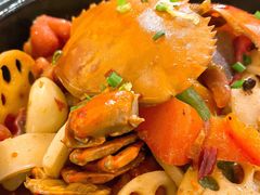 美味膏蟹煲小煲仔-十面欢腾·海鲜面·台式Bistro(长乐路店)