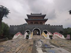 -雪山彩虹谷景区