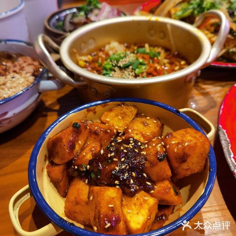 当之无愧的麻辣烫No.1，食材太丰富🎉[礼花]