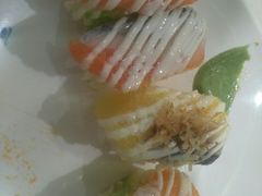 三文鱼+希鲮鱼手握-银鲨海鲜烤肉火锅自助餐厅(五星店)