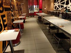 大堂-麦当劳(汉口火车站候车室店)