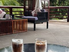 -亚龙湾喜来登·美景台大堂吧