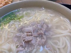 猪肘汤面-亮亮面馆(经六路店)