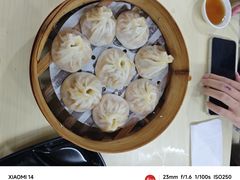 -莱莱小笼·乔艾